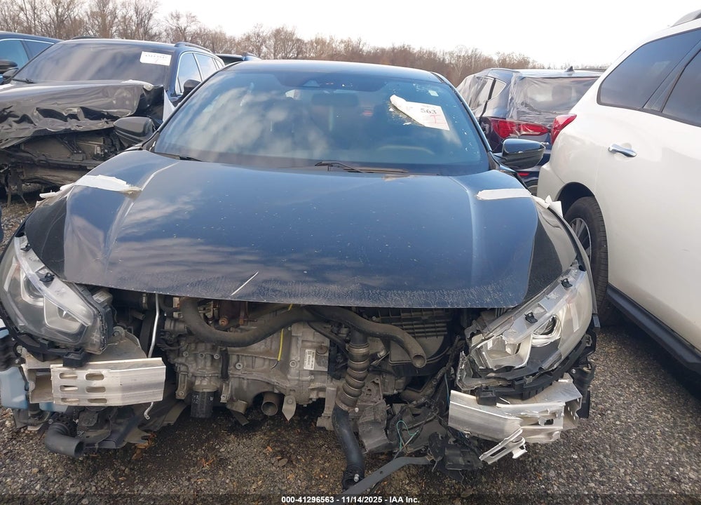 2019 HONDA CIVIC LX VIN: SHHFK7H31KU405685