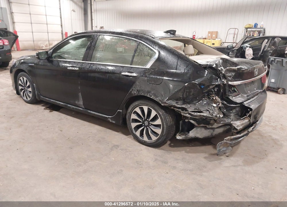 2017 HONDA ACCORD VIN: JHMCR6F78HC004459
