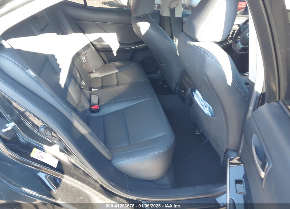 2018 LEXUS IS 300 VIN: JTHC81D28J5032737