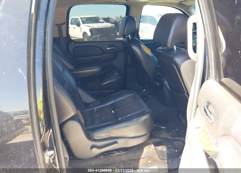 2007 CHEVROLET SUBURBAN 1500 LT VIN: 1GNFK16357R197353