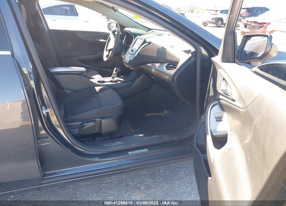 2018 CHEVROLET MALIBU VIN: 1G1ZD5ST3JF243762