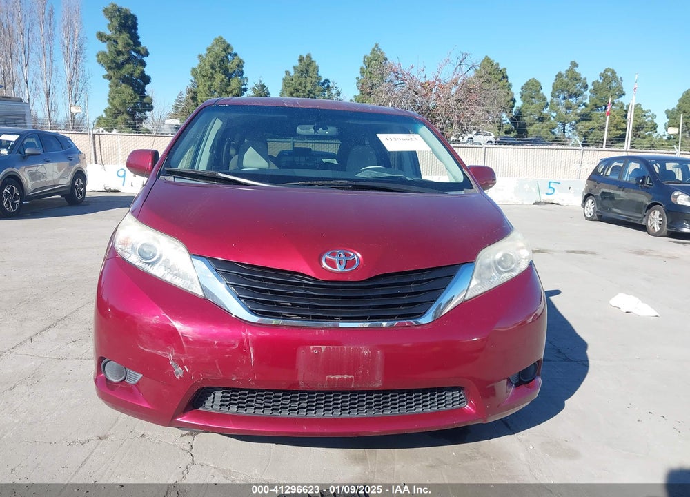 2013 TOYOTA SIENNA LE V6 8 PASSENGER VIN: 5TDKK3DC9DS311406