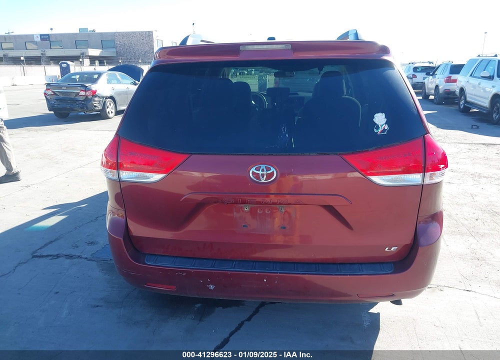 2013 TOYOTA SIENNA LE V6 8 PASSENGER VIN: 5TDKK3DC9DS311406