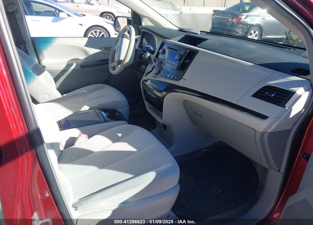 2013 TOYOTA SIENNA LE V6 8 PASSENGER VIN: 5TDKK3DC9DS311406