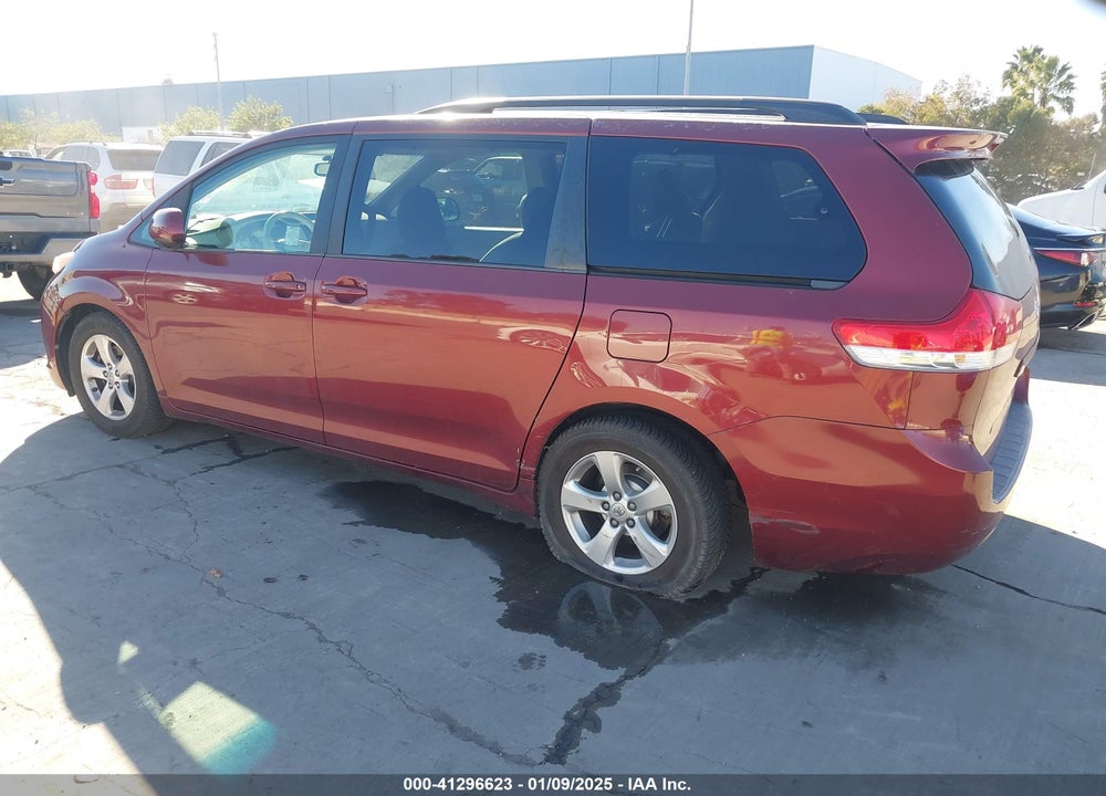 2013 TOYOTA SIENNA LE V6 8 PASSENGER VIN: 5TDKK3DC9DS311406