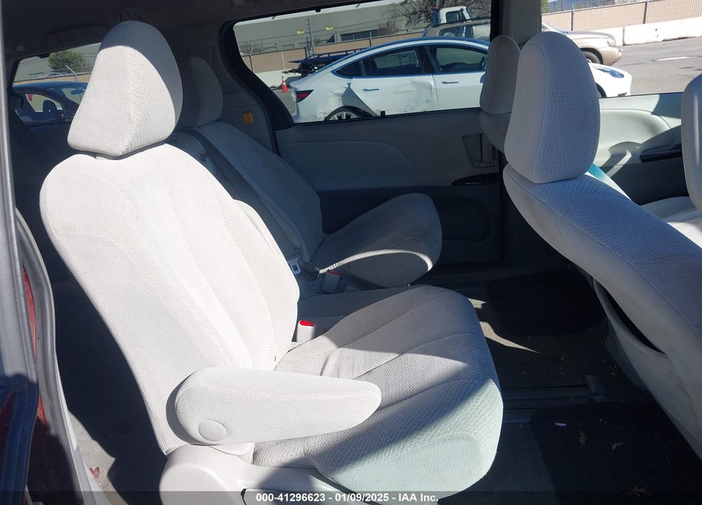 2013 TOYOTA SIENNA LE V6 8 PASSENGER VIN: 5TDKK3DC9DS311406