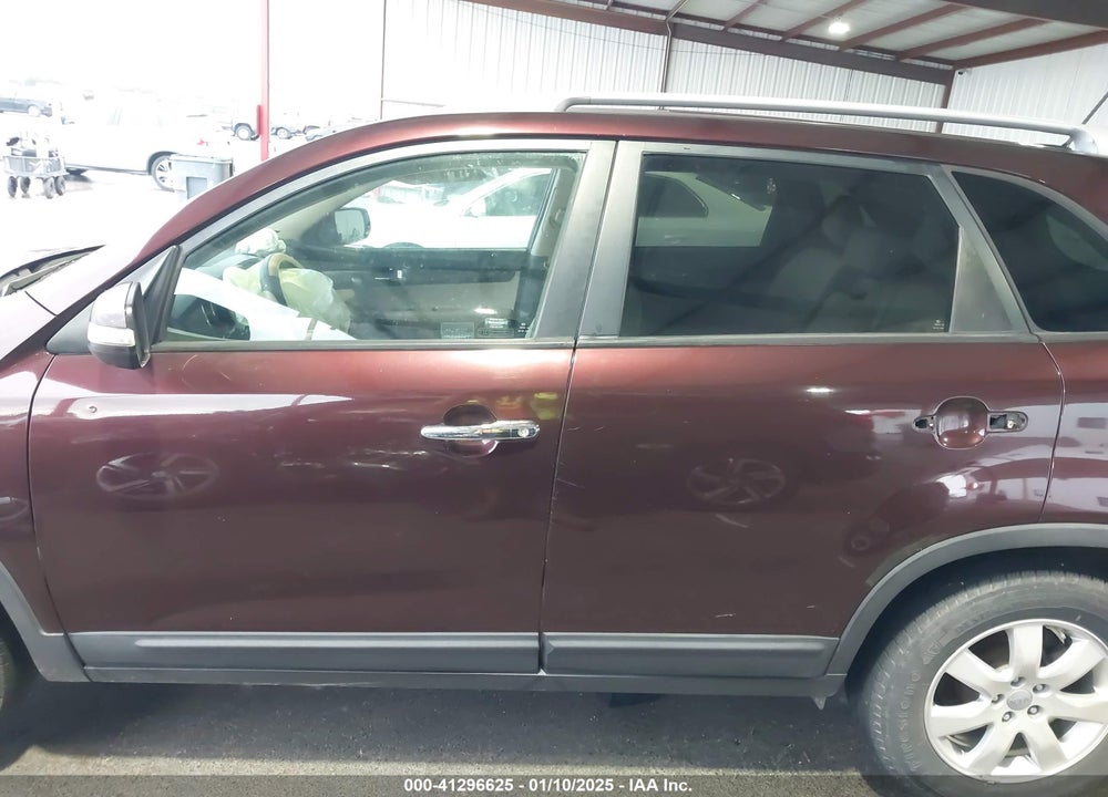 2013 KIA SORENTO LX VIN: 5XYKT3A6XDG384793