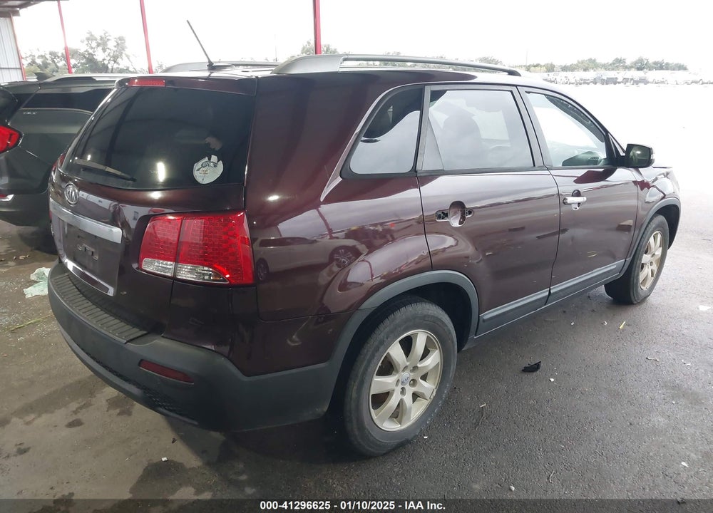 2013 KIA SORENTO LX VIN: 5XYKT3A6XDG384793