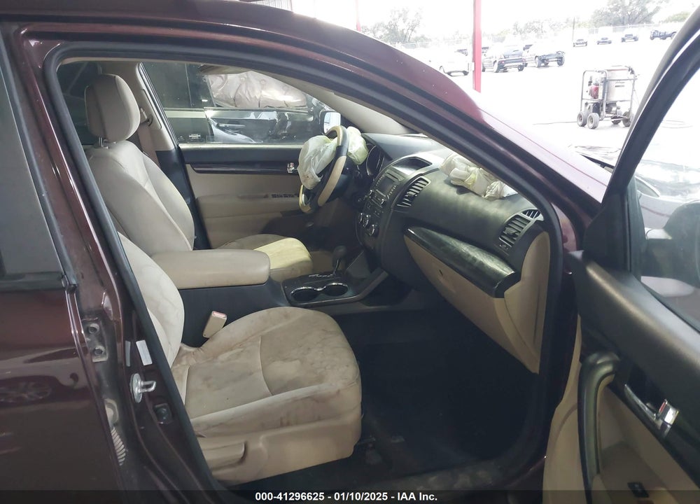 2013 KIA SORENTO LX VIN: 5XYKT3A6XDG384793