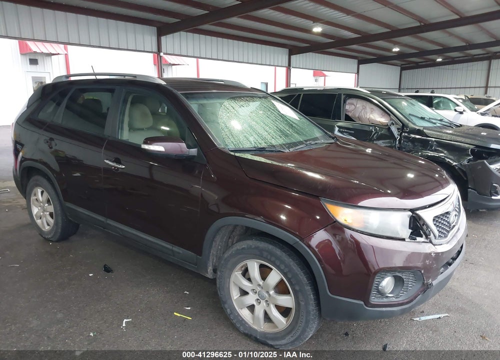 2013 KIA SORENTO LX VIN: 5XYKT3A6XDG384793