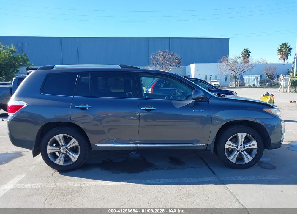 2013 TOYOTA HIGHLANDER LIMITED V6 VIN: 5TDYK3EH9DS105684