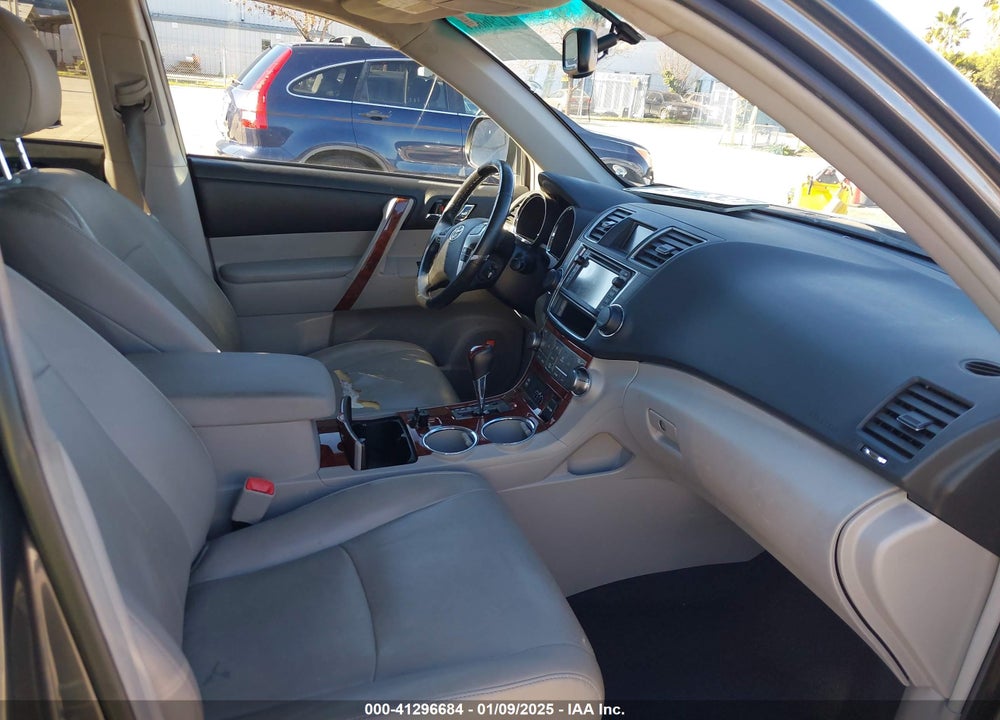 2013 TOYOTA HIGHLANDER LIMITED V6 VIN: 5TDYK3EH9DS105684