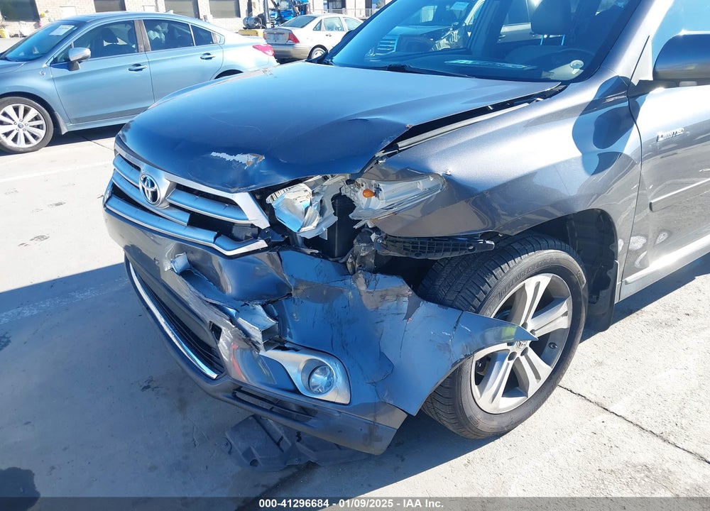 2013 TOYOTA HIGHLANDER LIMITED V6 VIN: 5TDYK3EH9DS105684