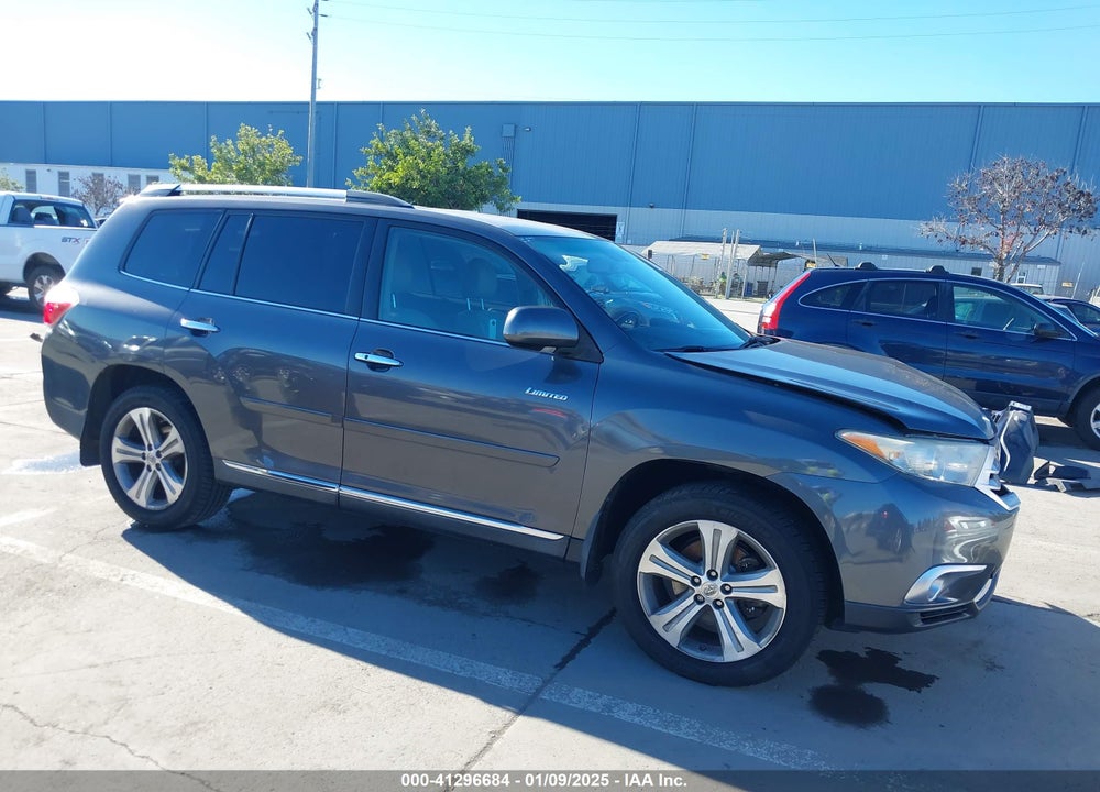 2013 TOYOTA HIGHLANDER LIMITED V6 VIN: 5TDYK3EH9DS105684