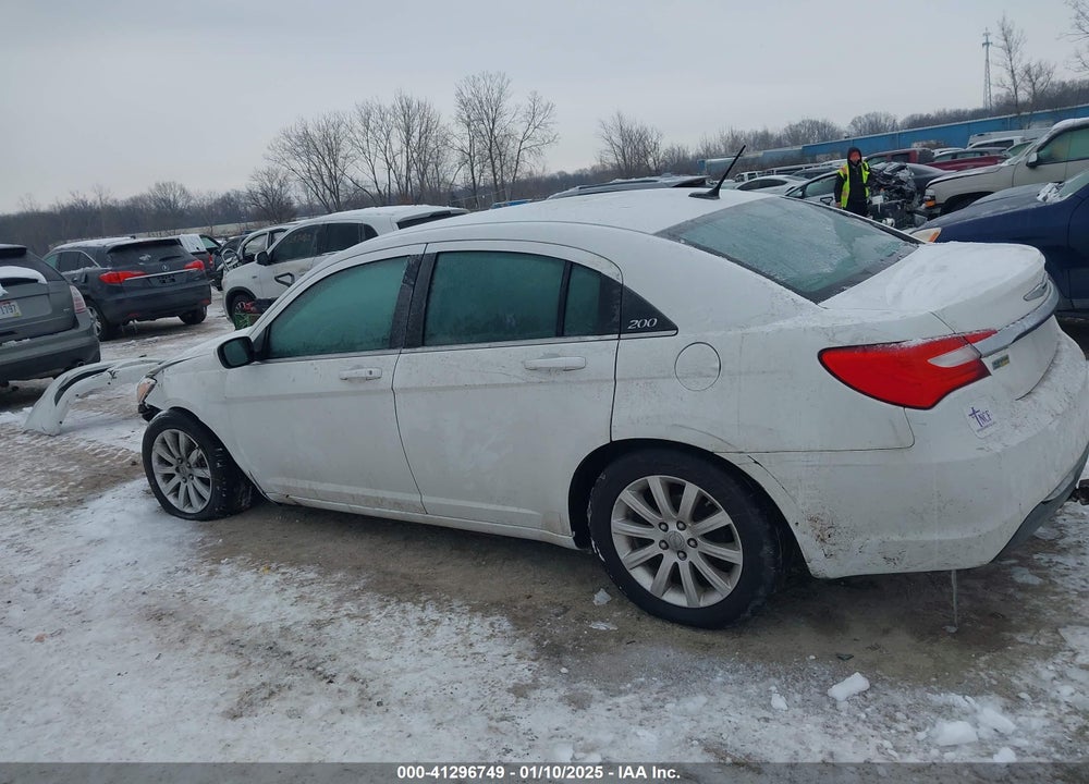 2013 CHRYSLER 200 VIN: 1C3CCBBG2DN583064