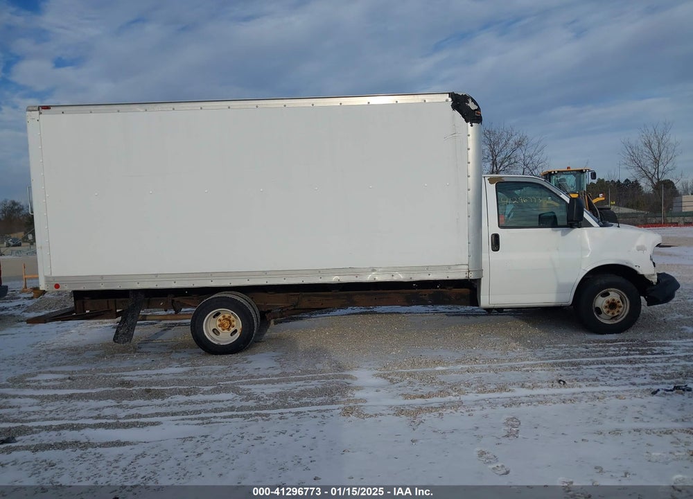 2008 GMC SAVANA G3500 VIN: 1GDJG31C581908424