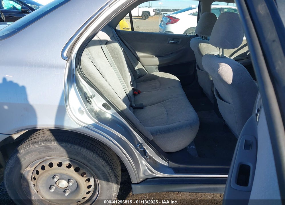 2001 HONDA ACCORD 2.3 LX VIN: 3HGCG66501G711338