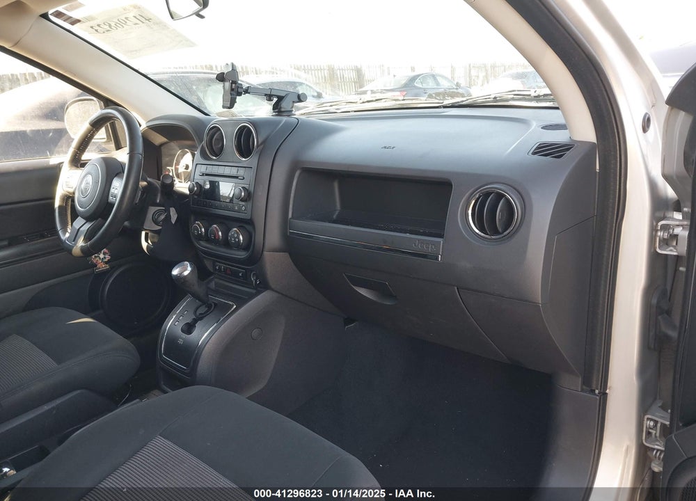 2011 JEEP COMPASS VIN: 1J4NF1FB3BD206843