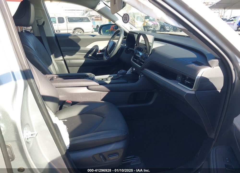 2024 TOYOTA GRAND HIGHLANDER PLATINUM VIN: 5TDAAAB58RS044970