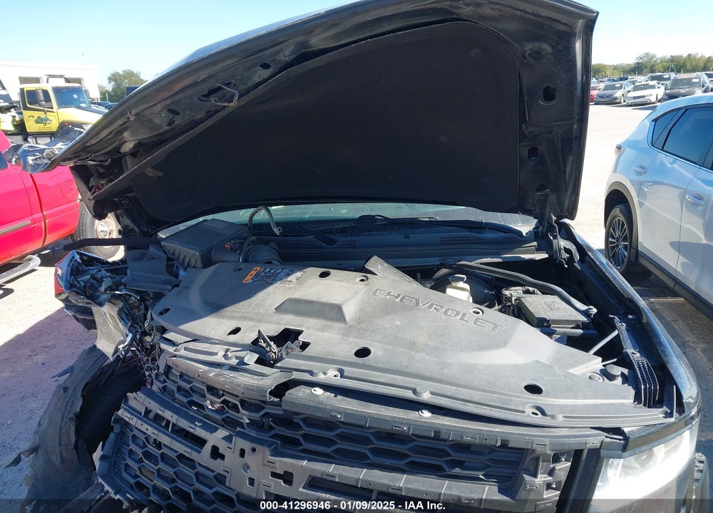 2017 CHEVROLET SUBURBAN LT VIN: 1GNSKHKCXHR300796