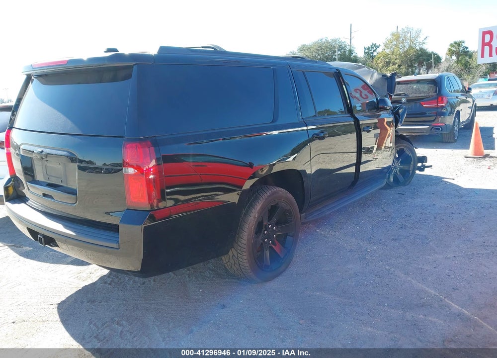 2017 CHEVROLET SUBURBAN LT VIN: 1GNSKHKCXHR300796