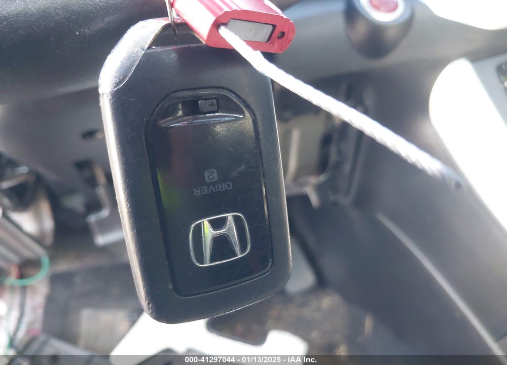 2013 HONDA ACCORD EX-L V-6 VIN: 1HGCT2B81DA010444