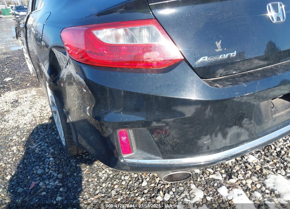 2013 HONDA ACCORD EX-L V-6 VIN: 1HGCT2B81DA010444