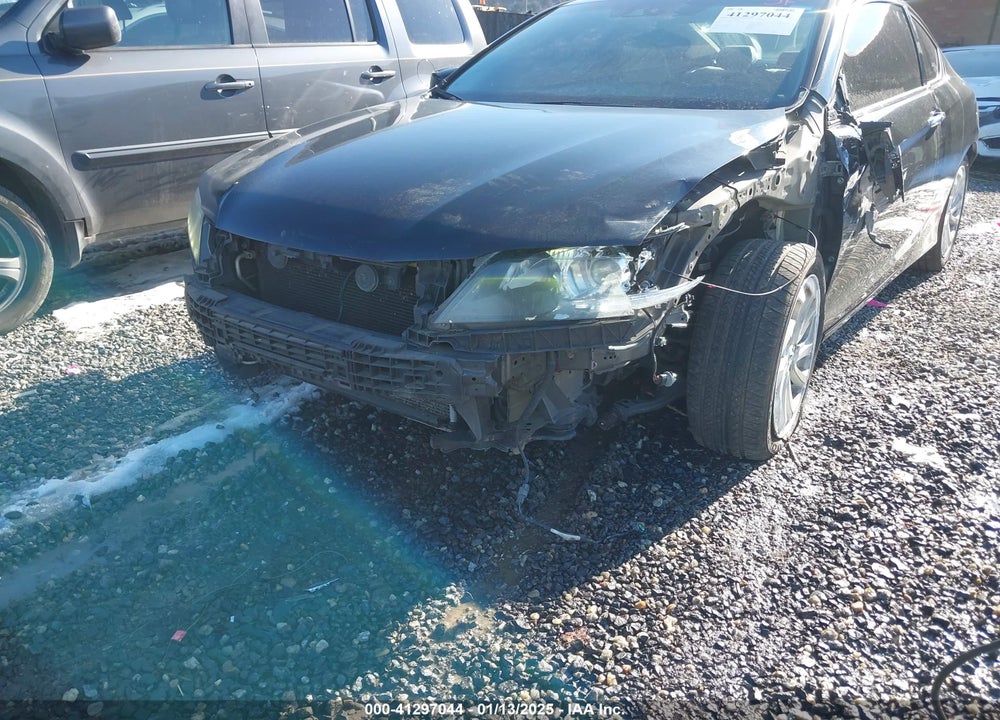 2013 HONDA ACCORD EX-L V-6 VIN: 1HGCT2B81DA010444
