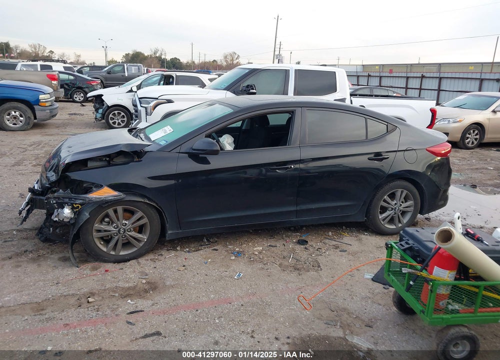 2018 HYUNDAI ELANTRA VIN: 5NPD84LF0JH383105