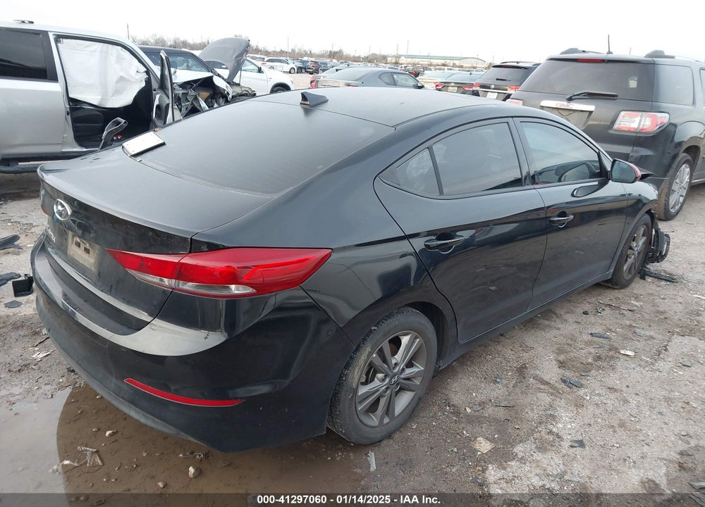 2018 HYUNDAI ELANTRA VIN: 5NPD84LF0JH383105