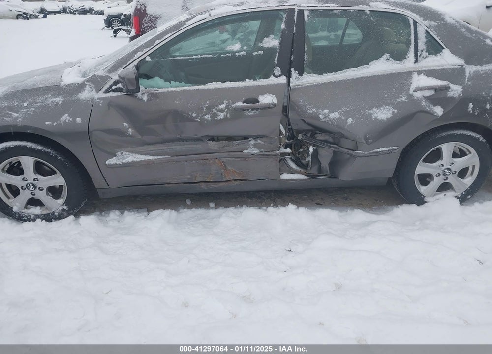 2006 HONDA ACCORD VIN: 1HGCM56716A152215