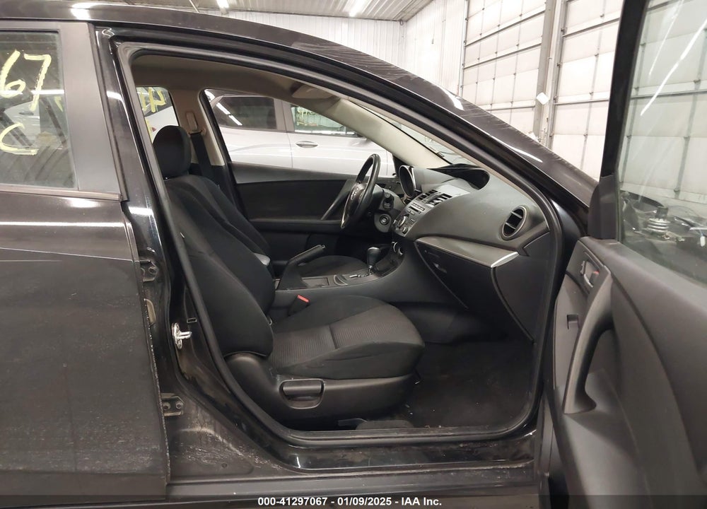 2013 MAZDA 3 I SPORT VIN: JM1BL1U73D1762011