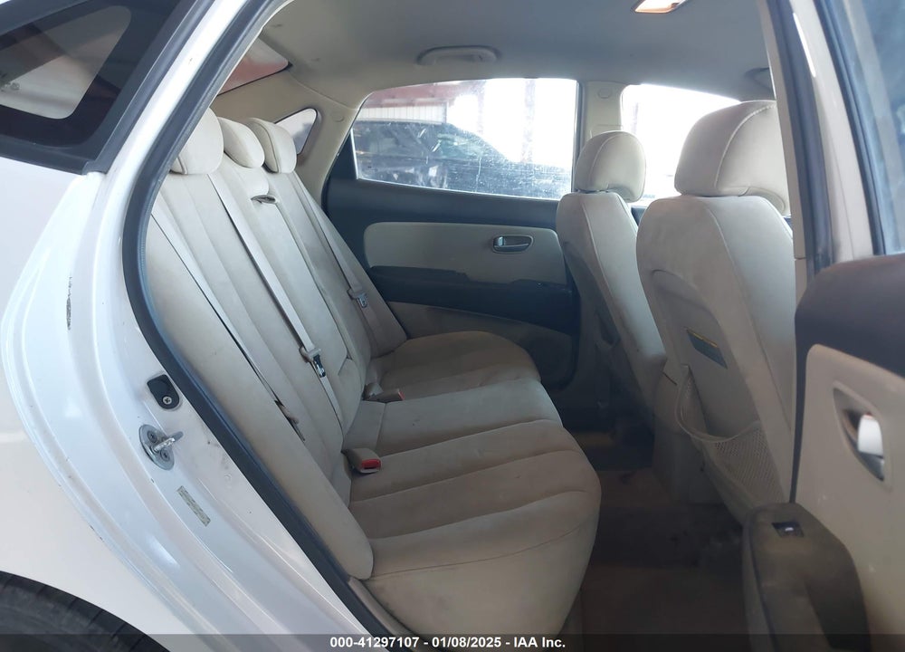 2008 HYUNDAI ELANTRA VIN: KMHDU46D98U304533