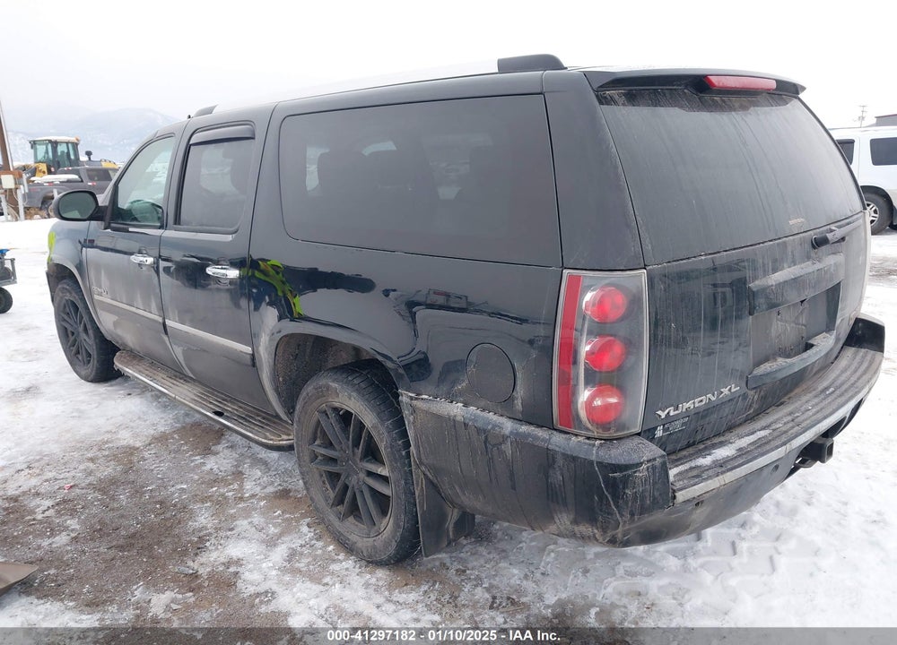 2013 GMC YUKON XL 1500 DENALI VIN: 1GKS2MEF1DR319727