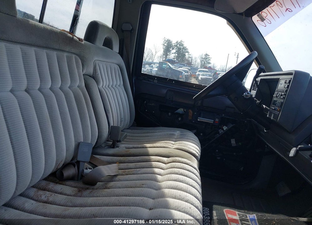 1992 CHEVROLET GMT-400 C1500 VIN: 1GCEC14K6NE173594