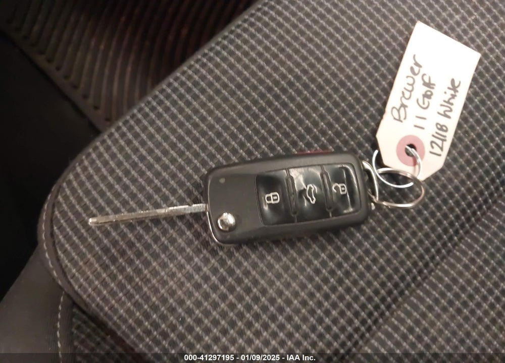 2011 VOLKSWAGEN GOLF VIN: WVWDM9AJ9BW198983