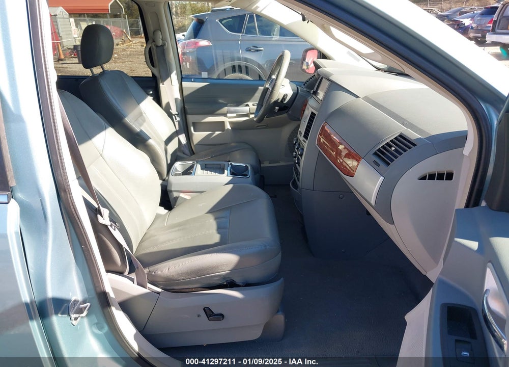 2008 CHRYSLER TOWN & COUNTRY TOURING VIN: 2A8HR54P08R709843