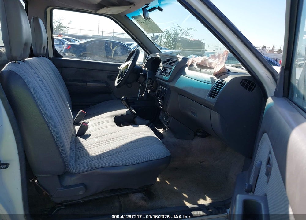 1998 NISSAN FRONTIER XE VIN: 1N6DD21S4WC380658