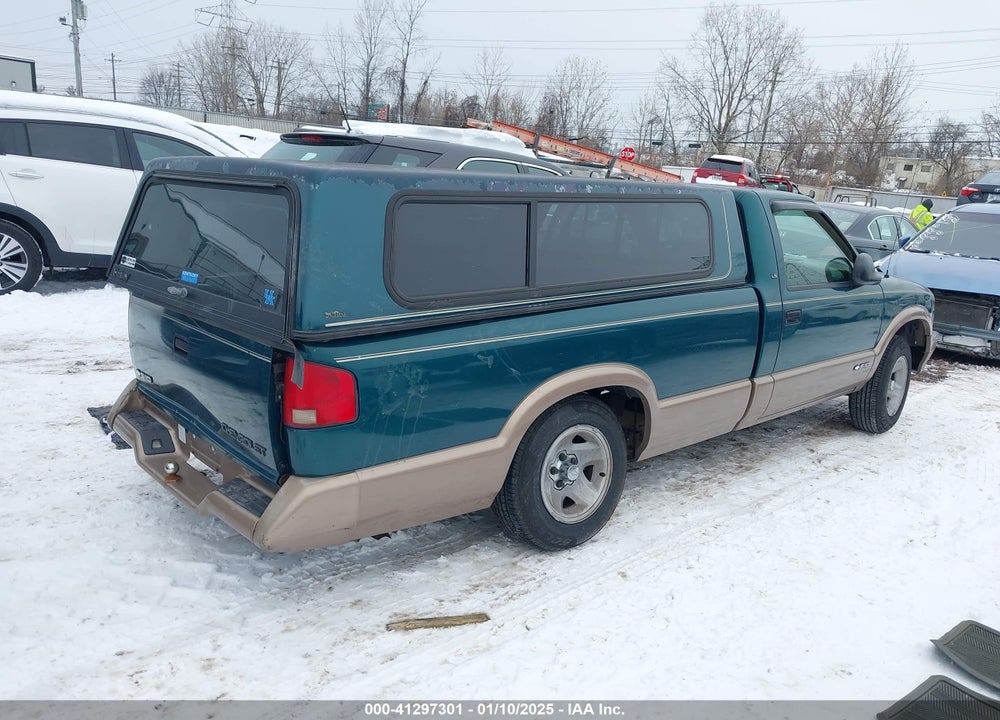 1996 CHEVROLET S TRUCK S10 VIN: 1GCCS14X5T8182398