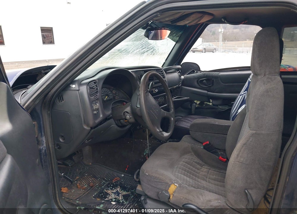1998 CHEVROLET S-10 LS FLEETSIDE VIN: 1GCCS19X4W8178629