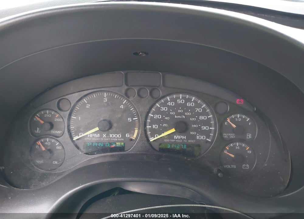 1998 CHEVROLET S-10 LS FLEETSIDE VIN: 1GCCS19X4W8178629