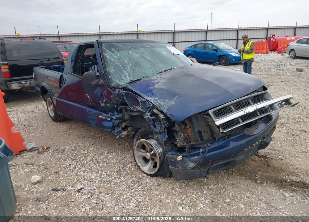 1998 CHEVROLET S-10 LS FLEETSIDE VIN: 1GCCS19X4W8178629