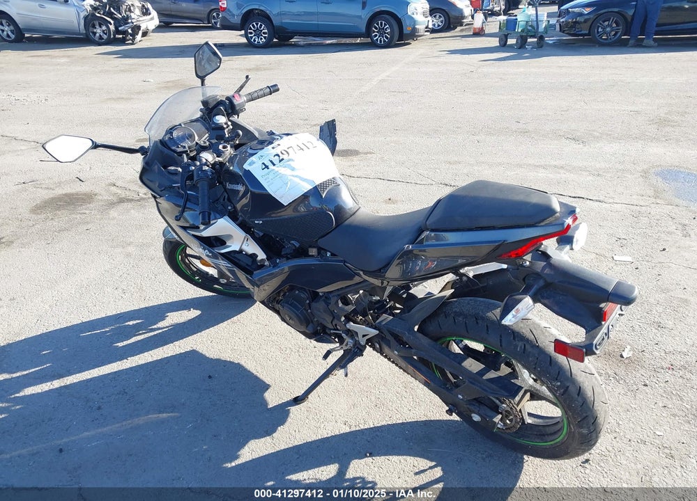 2022 KAWASAKI EX400 VIN: JKAEXKH18NDAF9199
