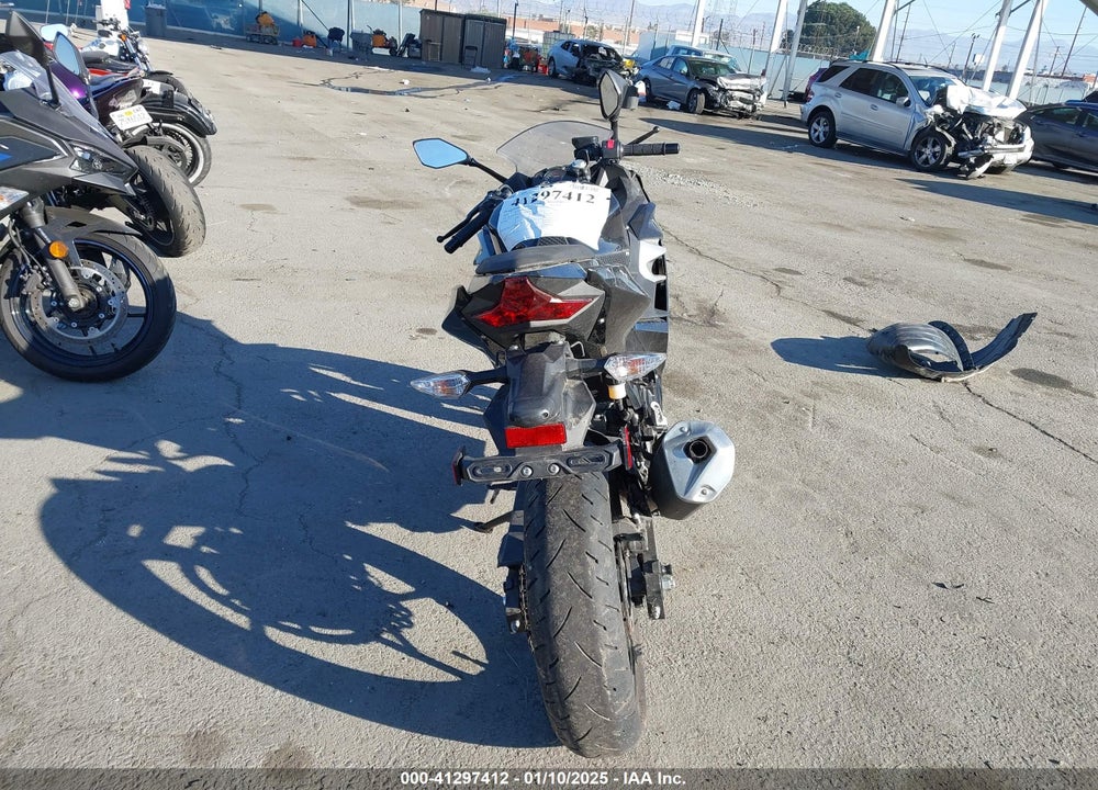 2022 KAWASAKI EX400 VIN: JKAEXKH18NDAF9199