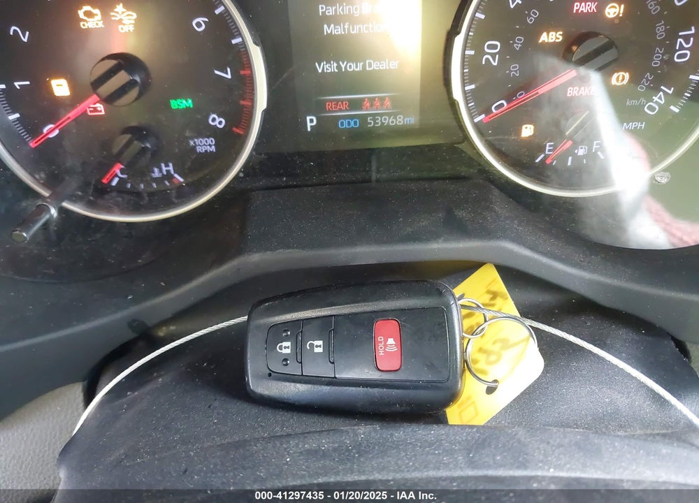 2019 TOYOTA RAV4 XLE VIN: JTMW1RFV5KD037040