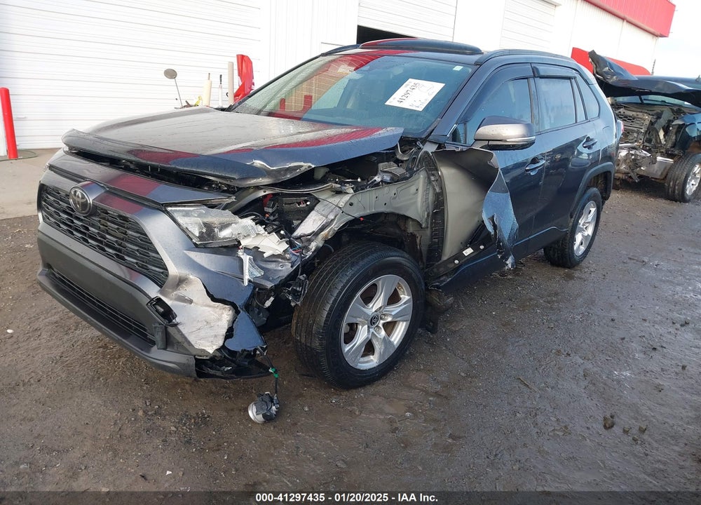 2019 TOYOTA RAV4 XLE VIN: JTMW1RFV5KD037040