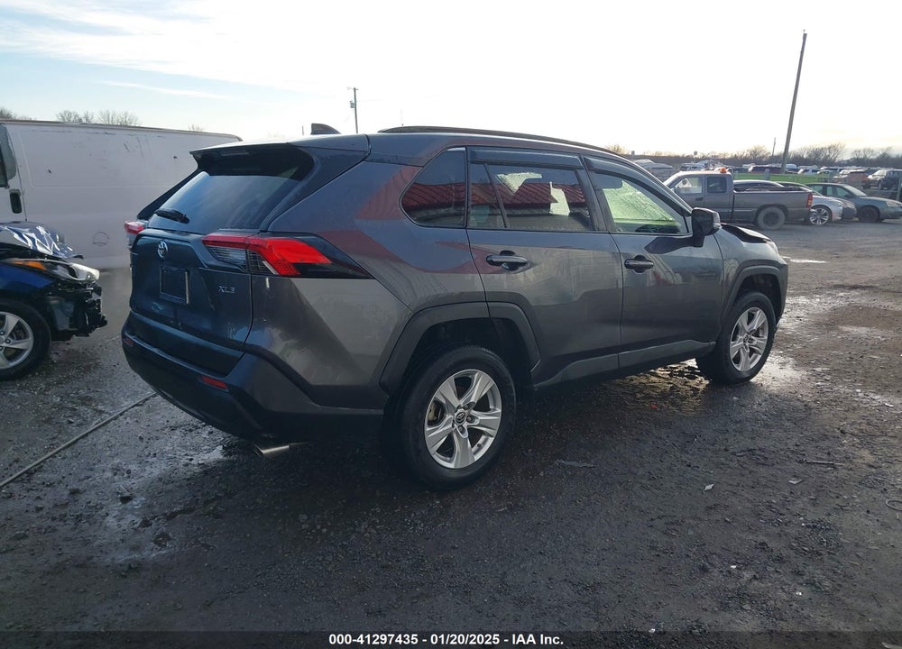 2019 TOYOTA RAV4 XLE VIN: JTMW1RFV5KD037040