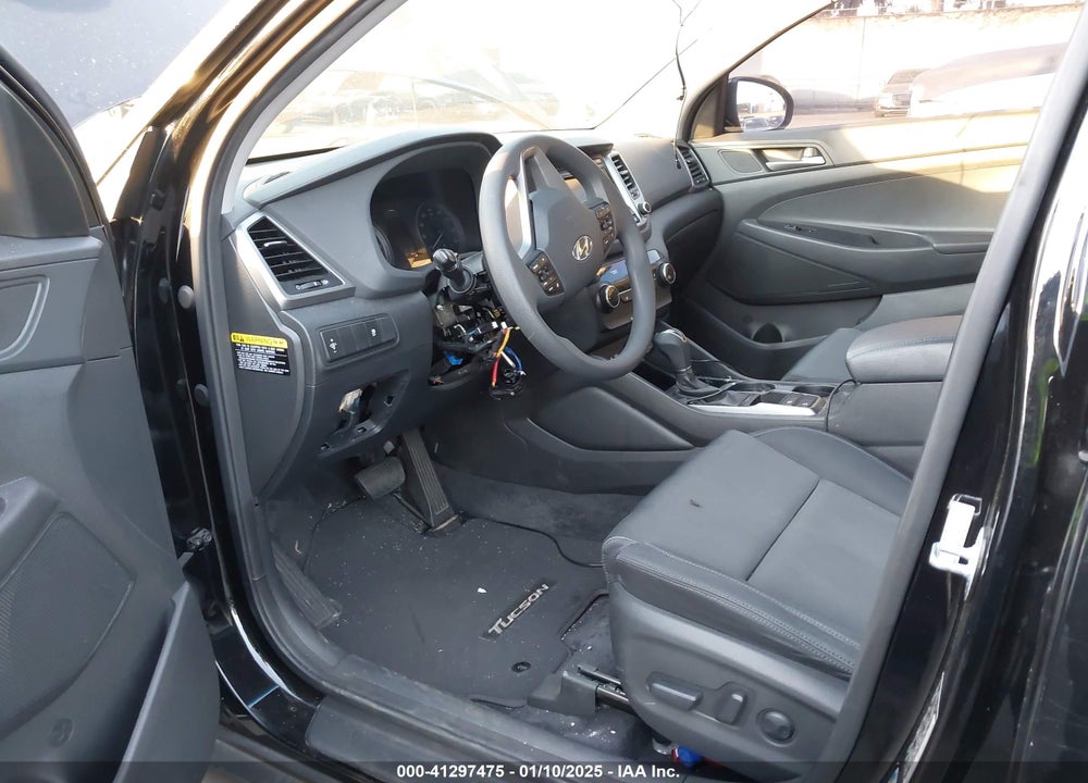 2017 HYUNDAI TUCSON SE VIN: KM8J33A43HU582710