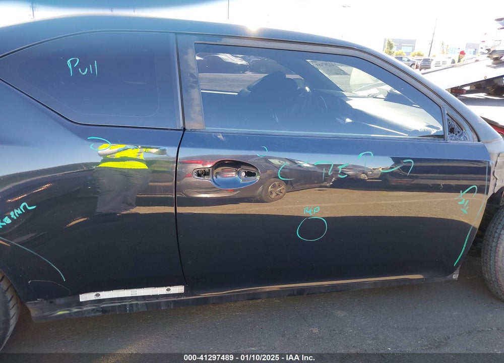 2016 SCION TC VIN: JTKJF5C79GJ016381