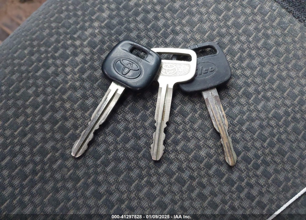 2003 TOYOTA COROLLA S VIN: 1NXBR32E83Z112305